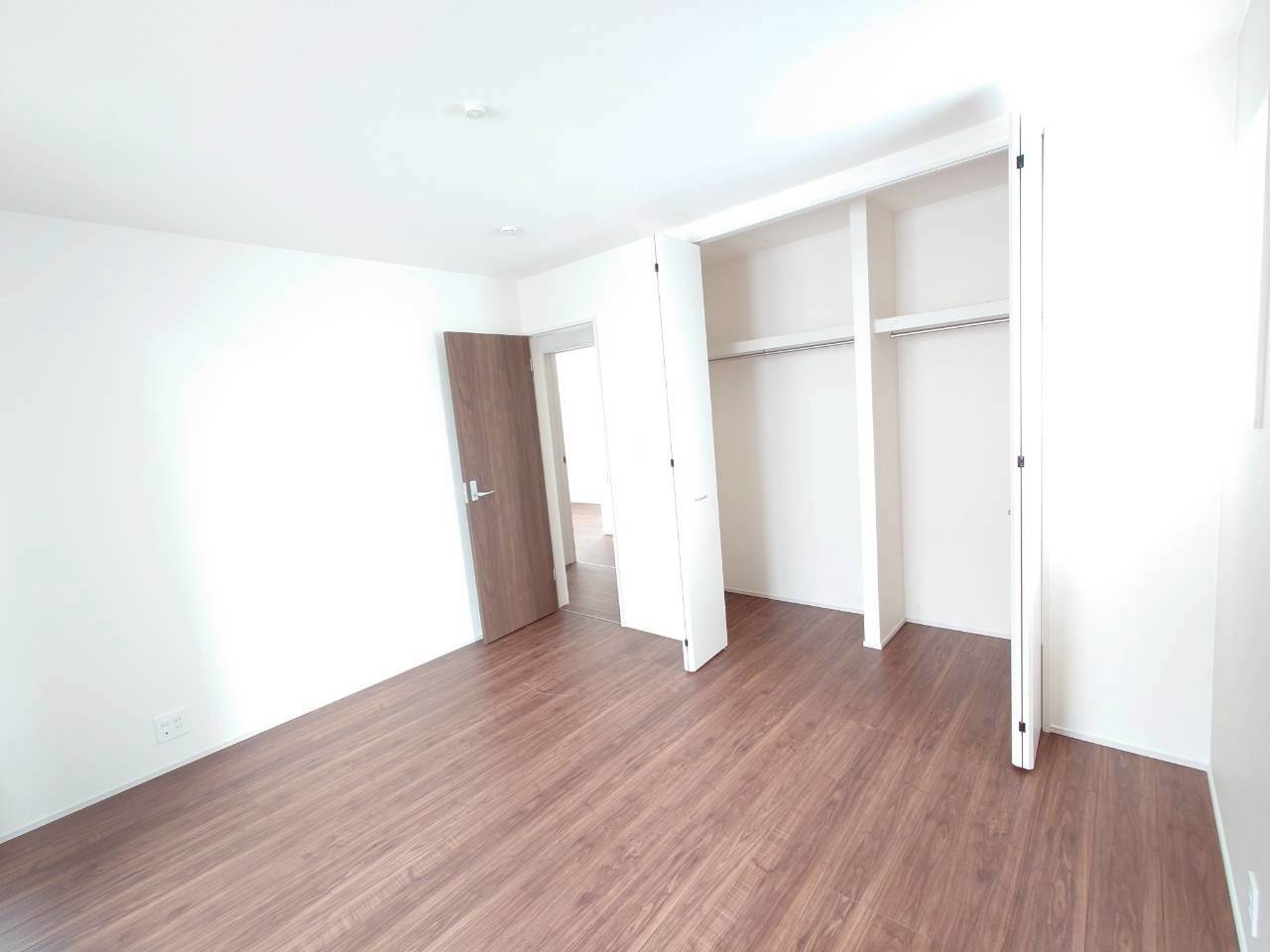 ■■西原町小那覇－②号棟の居間・リビング