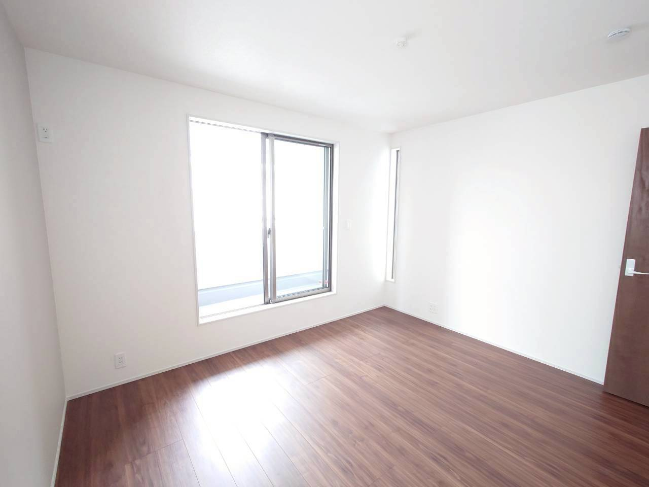 ■■西原町小那覇－②号棟の洋室