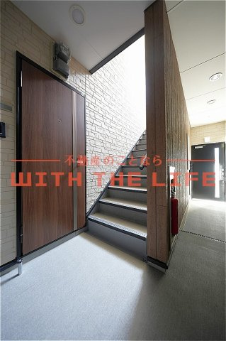 リラフォート津福【キャッシュバック対象物件】のエントランス|建物の内部です