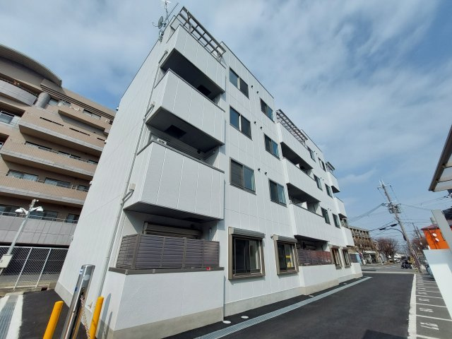 PLAZAの外観