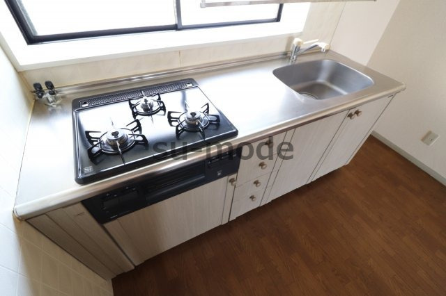 プラスコート南耳原のキッチン