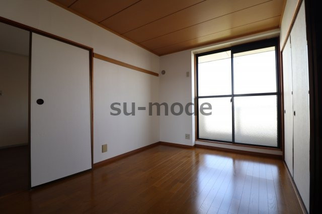 プラスコート南耳原の寝室