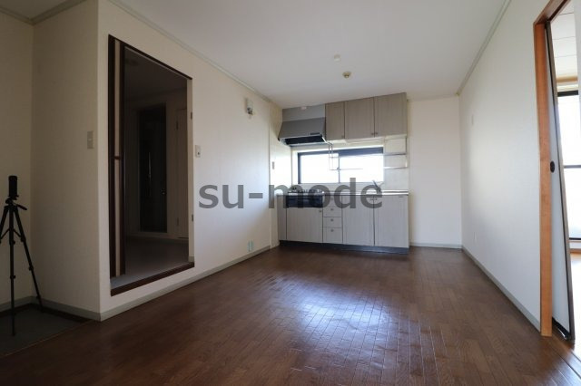 プラスコート南耳原の居間・リビング