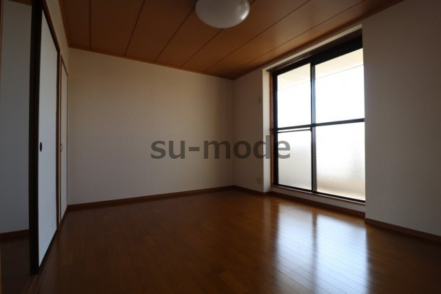 プラスコート南耳原の寝室