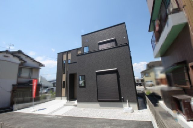 南国市後免町　新築戸建　1号棟　（全3区画）の前面道路含む現地写真