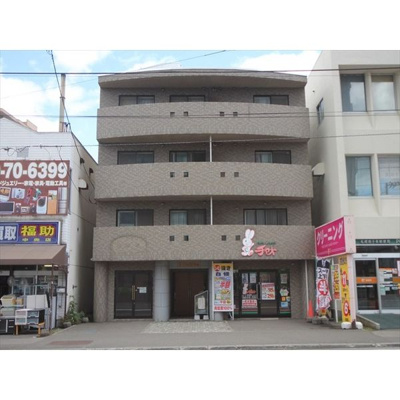 【外観】 | 市電通りに面する路面物件