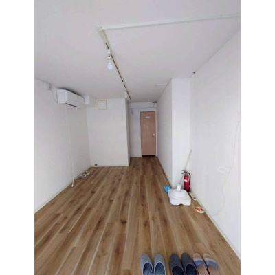 【内装】 | 市電通りに面する路面物件