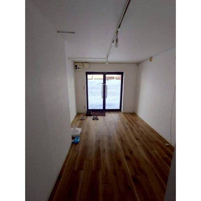 【内装】 | 市電通りに面する路面物件