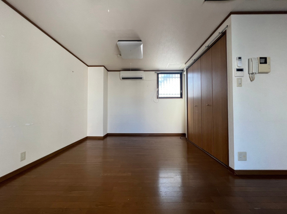 ツムギビルの洋室