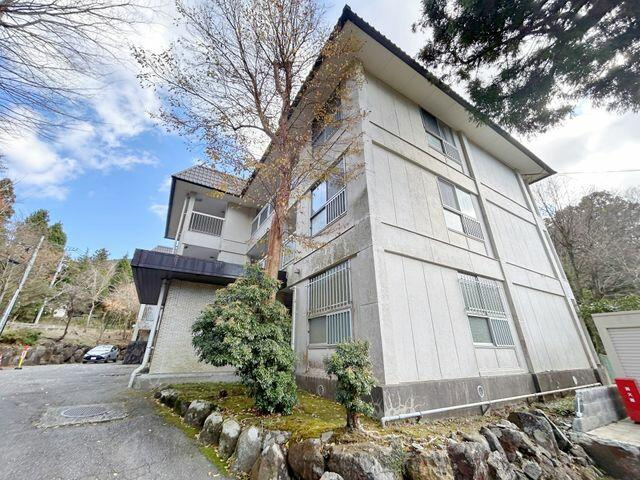 箱根桃源台ビラB棟の外観