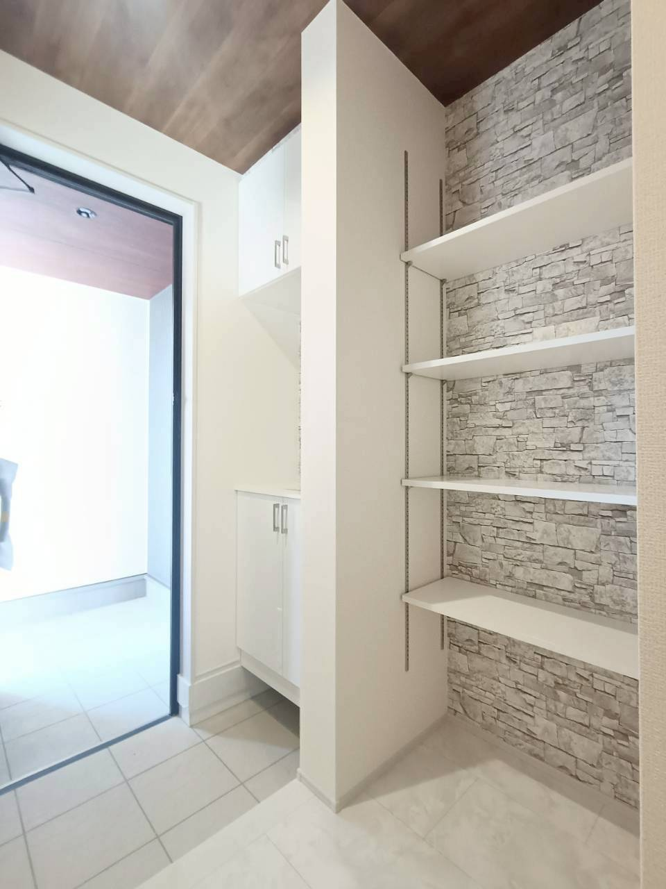 三郷市　戸ケ崎　新築戸建　全1棟　の玄関|施工例です