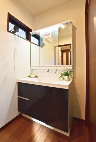 西宮市神園町新築一戸建て│4KLDK＋駐車2台可（制限有）の内観：施工例|-同社施工例-洗面台
