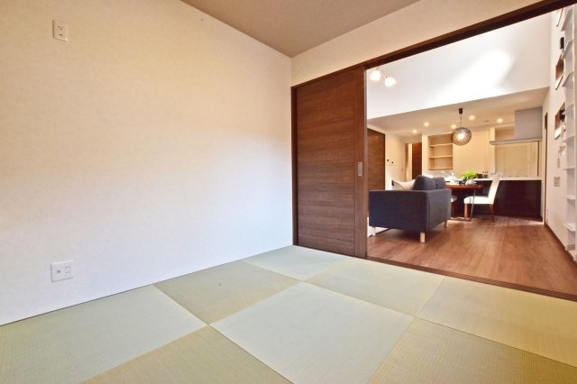 西宮市神園町新築一戸建て│4KLDK＋駐車2台可（制限有）の内観：施工例|-同社施工例-和室