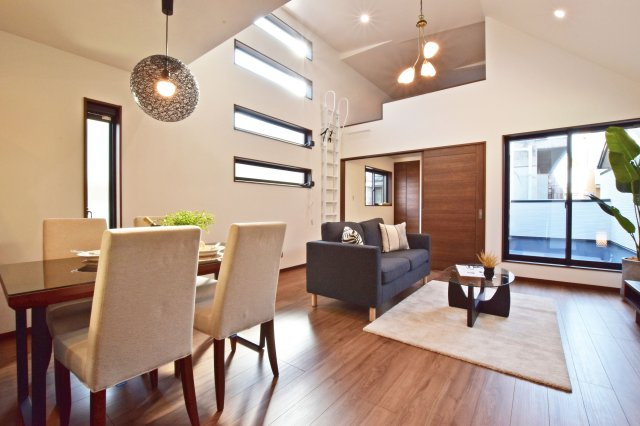 西宮市神園町新築一戸建て│4KLDK＋駐車2台可（制限有）の内観：施工例|-同社施工例-リビング
