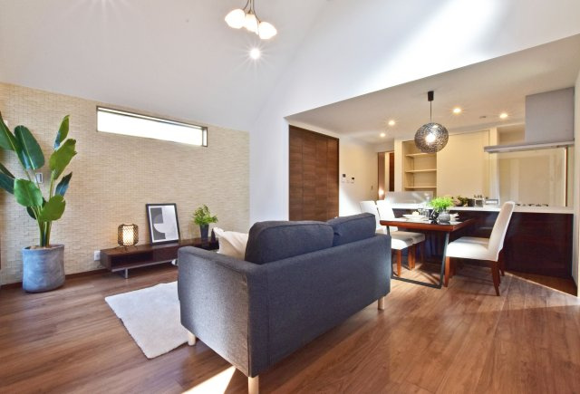 西宮市神園町新築一戸建て│4KLDK＋駐車2台可（制限有）の内観：施工例|-同社施工例-リビング