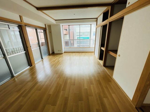 羽黒第二ビルの居間・リビング