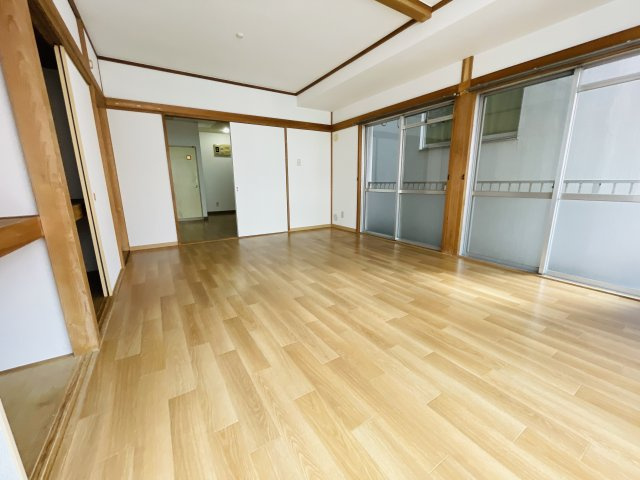 羽黒第二ビルの居間・リビング