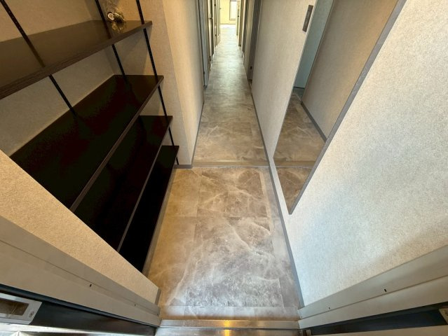 ルモン奈良大森の玄関