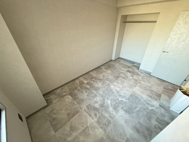 ルモン奈良大森の洋室