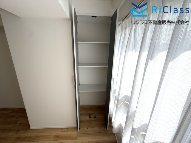 朝日プラザ湊川の洋室|収納あります