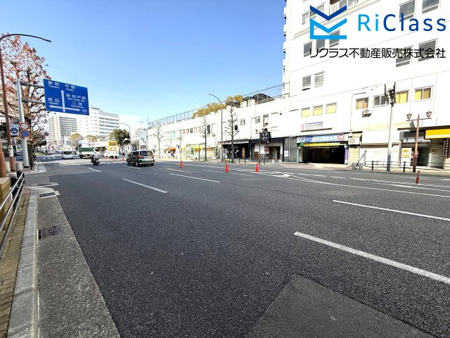 朝日プラザ湊川の周辺|マンション前の道路です
