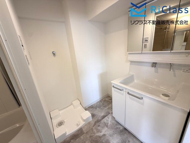 朝日プラザ湊川の独立洗面台|使いやすい独立洗面台です
ランドリースペースあります