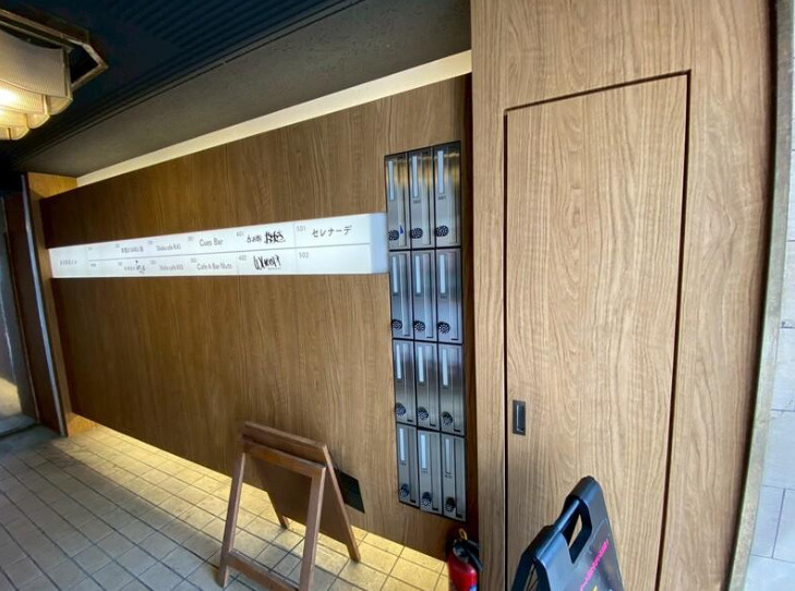 大阪市中央区道頓堀２丁目の店舗一部のロビー