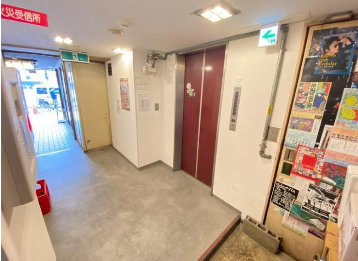 大阪市中央区道頓堀２丁目の店舗一部のロビー