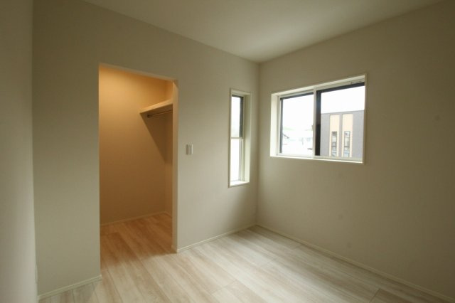 南国市後免町　新築戸建　2号棟　（全3区画）の洋室|2Ｆ　北の部屋　4.5帖+WIC
