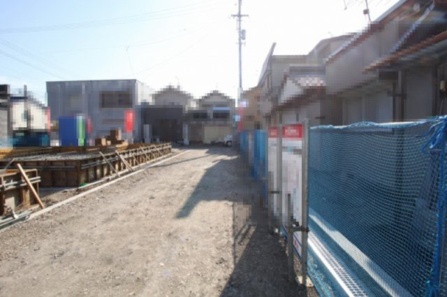 南国市後免町　新築戸建　2号棟　（全3区画）の前面道路含む現地写真