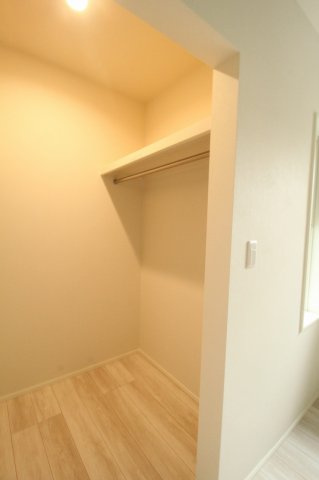 南国市後免町　新築戸建　2号棟　（全3区画）の収納|2Ｆ　北の部屋　4.5帖+WIC