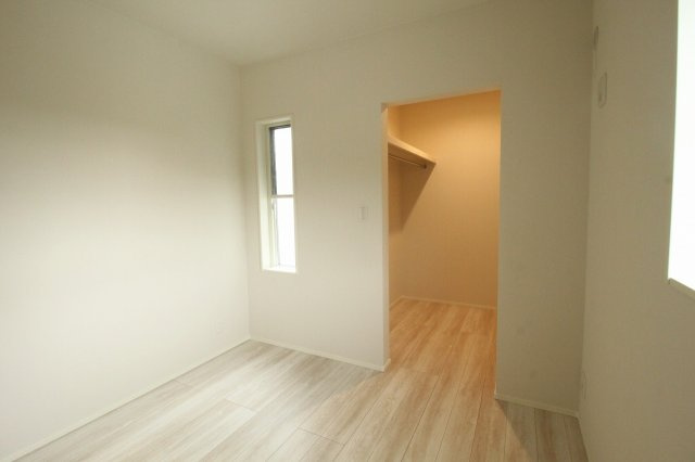 南国市後免町　新築戸建　2号棟　（全3区画）の洋室|2Ｆ　北東の部屋　4.5帖+WIC