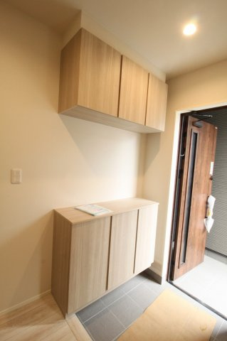 南国市後免町　新築戸建　2号棟　（全3区画）の収納|玄関収納