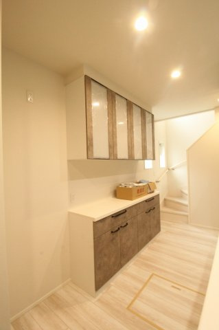 南国市後免町　新築戸建　2号棟　（全3区画）の収納|カップボード