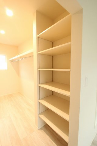 南国市後免町　新築戸建　2号棟　（全3区画）の収納|2Ｆ　南西の部屋　7.0帖+WIC