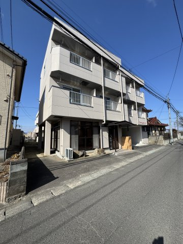 想定年間賃料1,289.6万　想定利回り16.32％　鉄骨造の外観