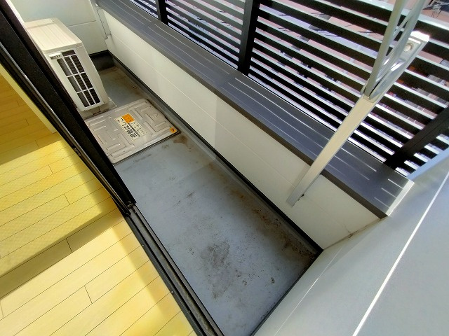 神戸市須磨区須磨浦通６丁目のアパートのバルコニー