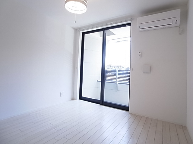 神戸市須磨区須磨浦通６丁目のアパートの居間・リビング|室内