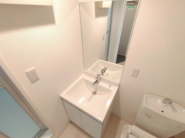 神戸市須磨区須磨浦通６丁目のアパートの洗面所