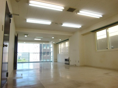 【外観】 | 市電通りに面する事務所向き物件