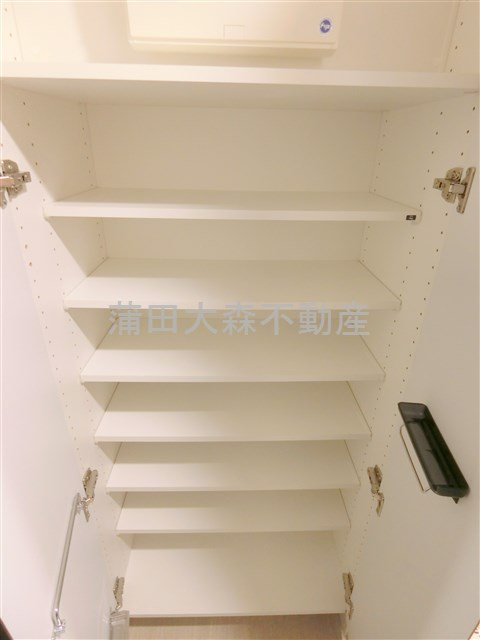 ベルファース大森山王の設備|玄関収納　シューズボックス