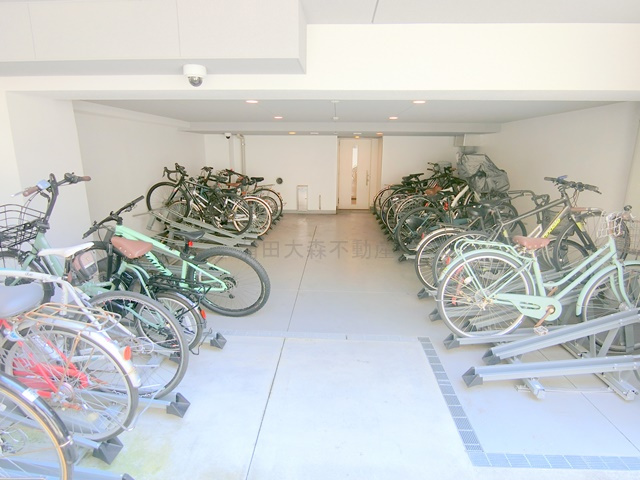 ベルファース大森山王のその他共用部分|屋根付きラック式の駐輪場