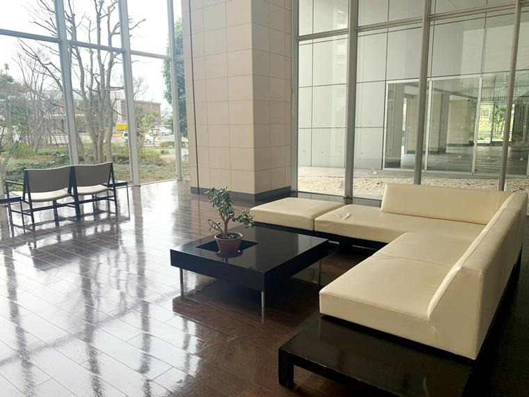 ミッドオアシスタワーズタワー棟のロビー