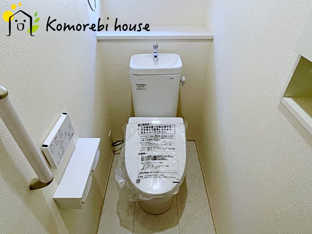 上尾市向山2丁目　2期　新築一戸建て　ブルーミングガーデン　01のトイレ|26.3.14撮影済み