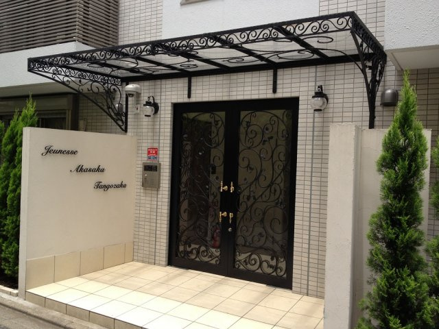 ジュネス赤坂丹後坂のエントランス