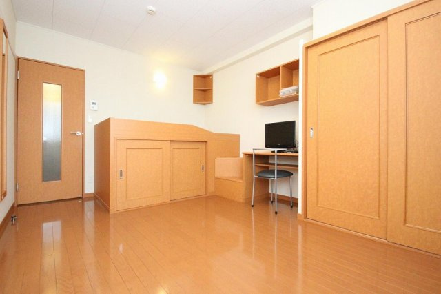 レオパレスクレオの居間・リビング|101号・102号は配置や広さが異なります