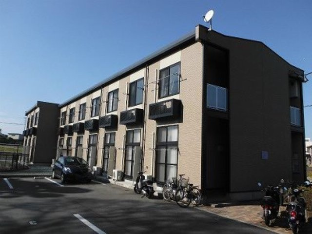 レオパレス岩井の外観|設備・仕様は号室により異なる為、現況を優先致します。