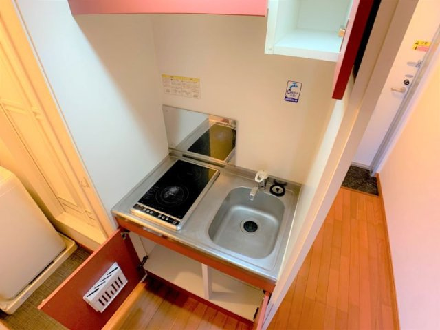 レオパレス岩井のキッチン|設備・仕様は号室により異なる為、現況を優先致します。