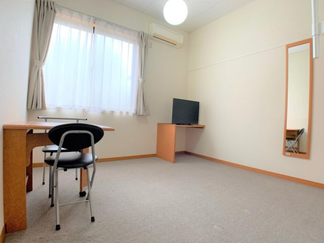 レオパレス岩井の居間・リビング|設備・仕様は号室により異なる為、現況を優先致します。