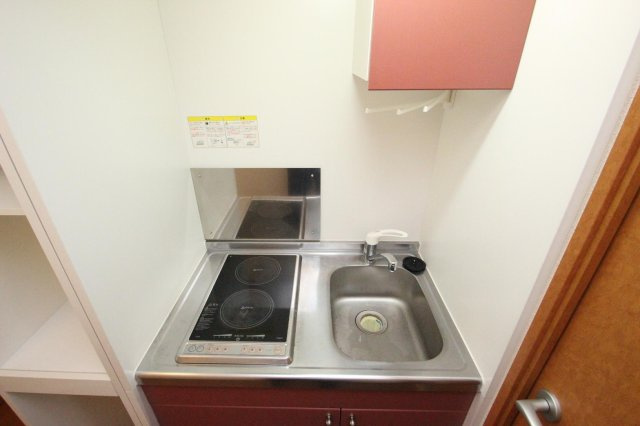 レオパレスクレオのキッチン|コンパクトなキッチンで掃除もラクラク